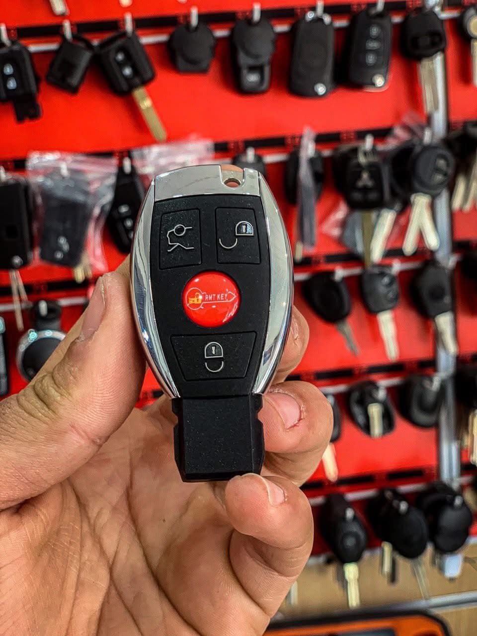 Nueva llave cromada programada para Mercedes-Benz Vito