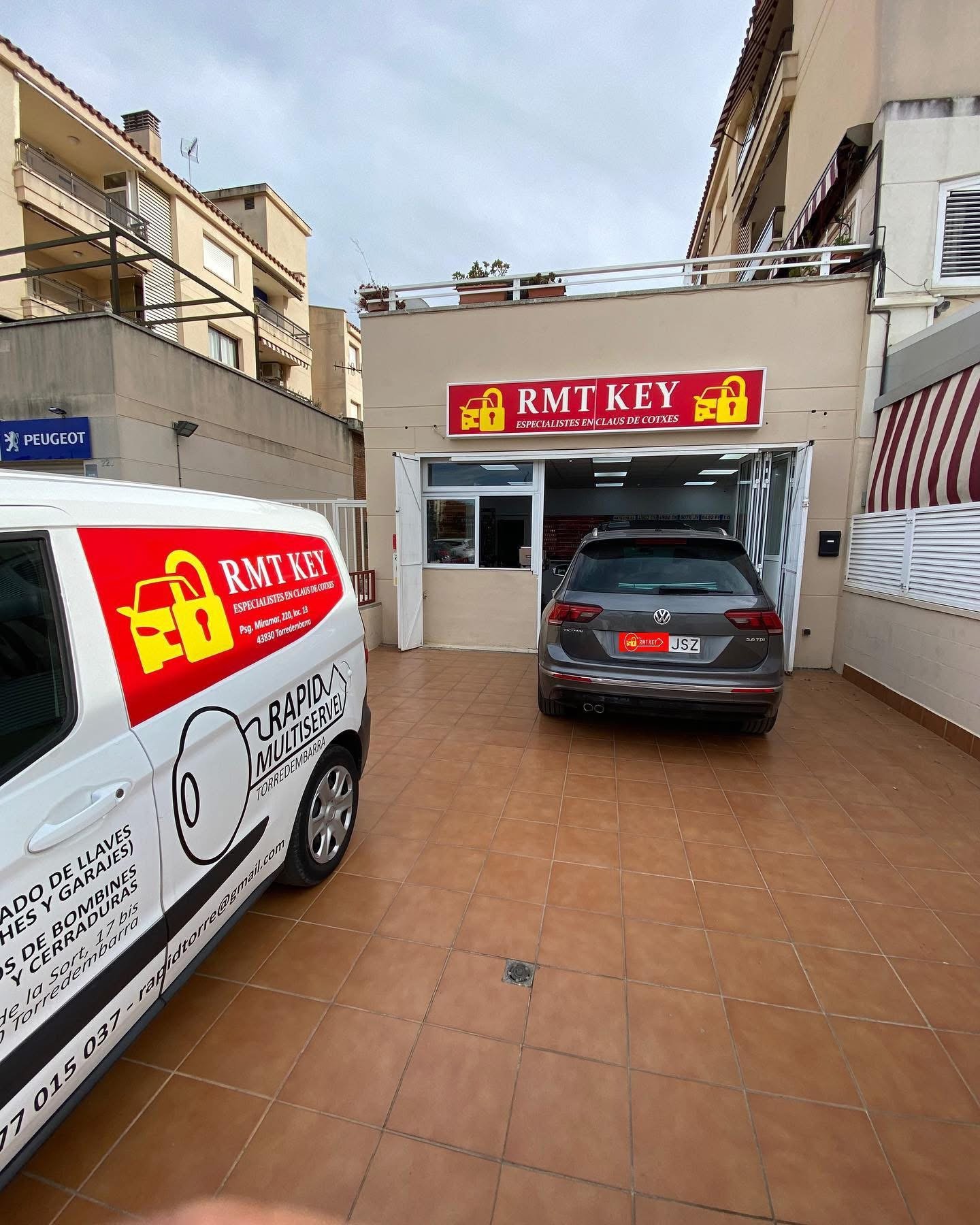 Taller móvil RMT KEY operando en Altafulla